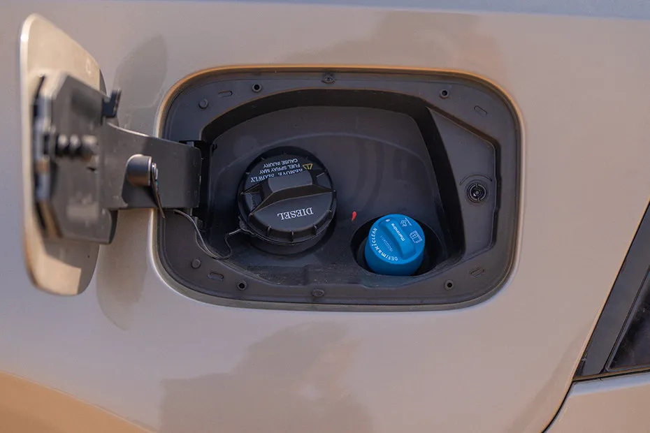 Mahindra XUV 7XO DEF Cap