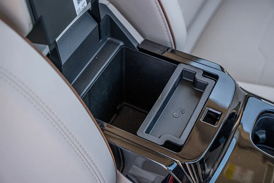 Mahindra XUV 7XO Front Armrest Storage
