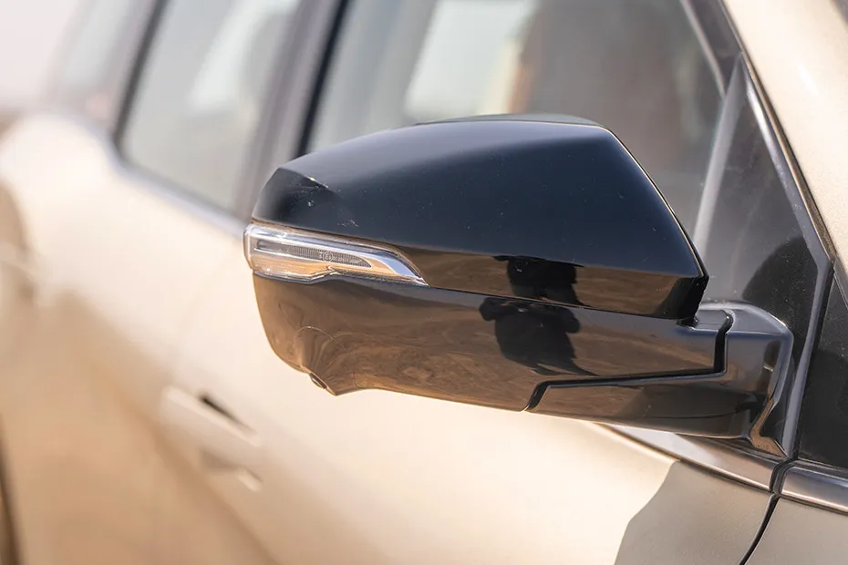 Mahindra XUV 7XO LED Blinker on OVRM