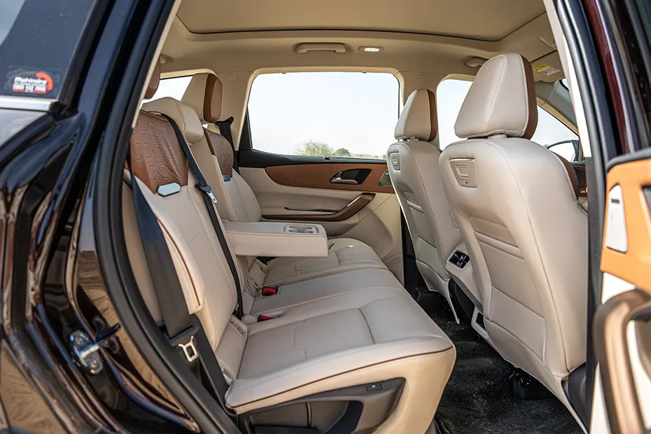 Mahindra XUV 7XO Rear Seats With Arm Rest 