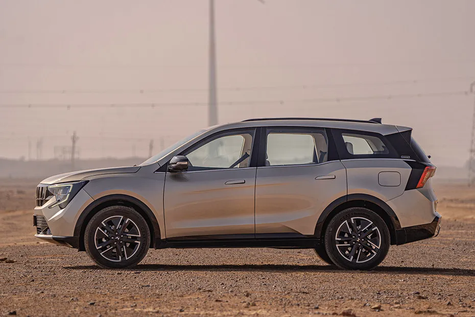 XUV 7XO image