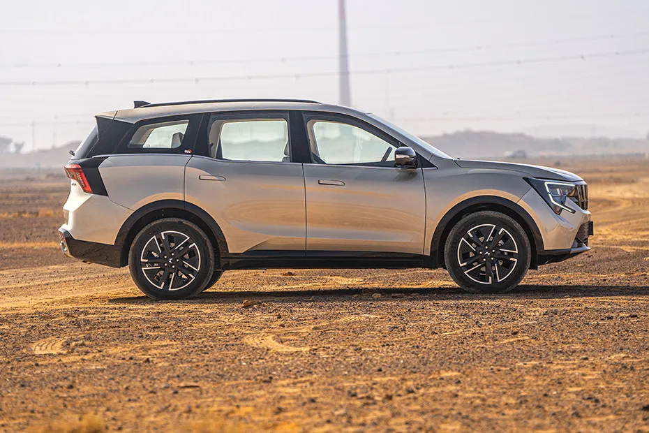 Mahindra XUV 7XO Side Profile View (Right)