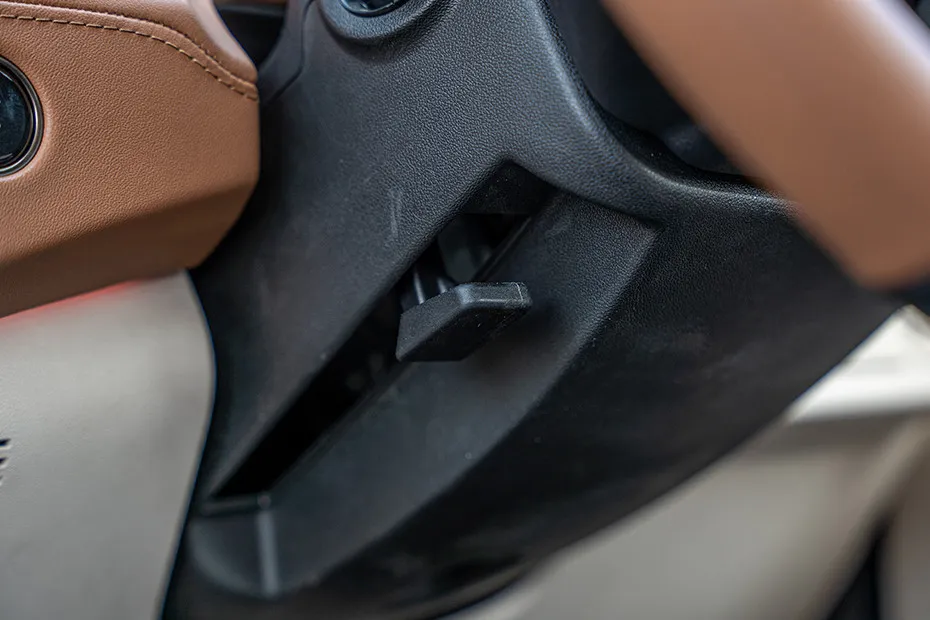 Mahindra XUV 7XO Steering Adjustment