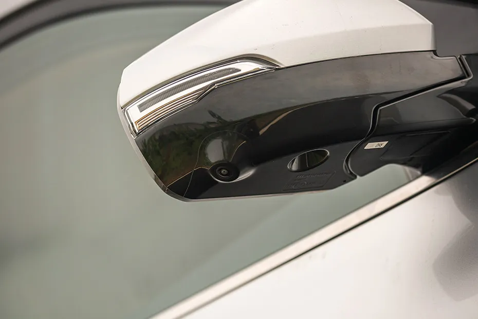 Mahindra XUV700 AC Controls
