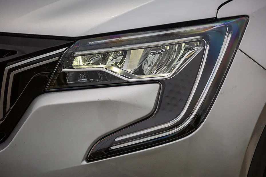 Mahindra XUV700 Daytime Running Lamps (DRL)