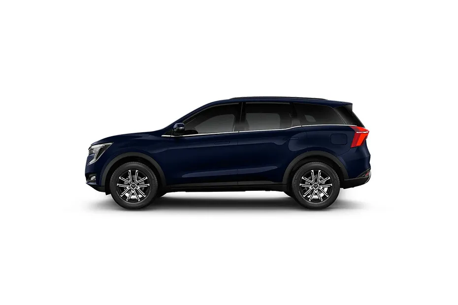 XUV700 Midnight Black Color