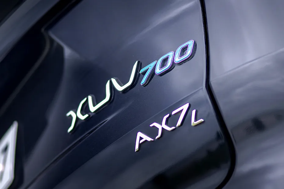 Mahindra XUV700 Model Badge
