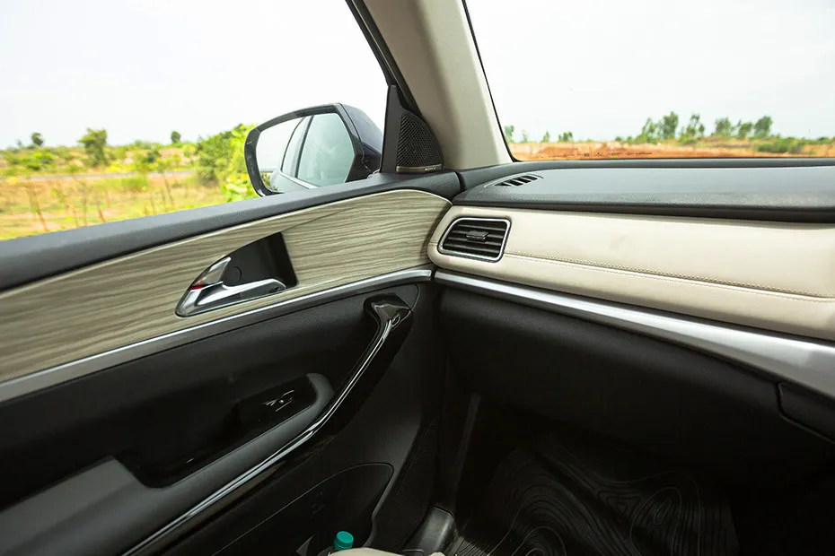 Mahindra XUV700 Passenger View