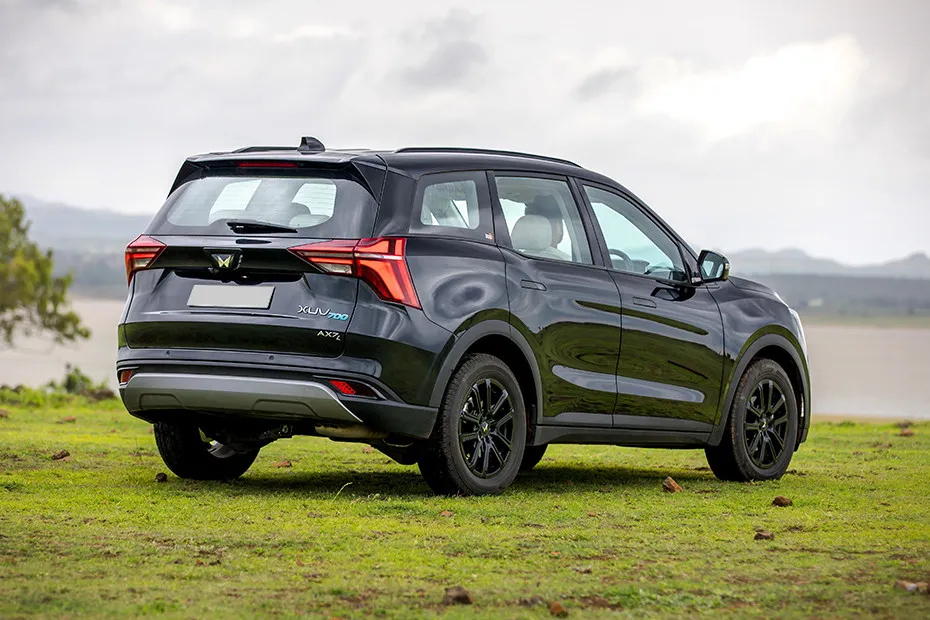Mahindra XUV700 Rear Right Three Quarter View