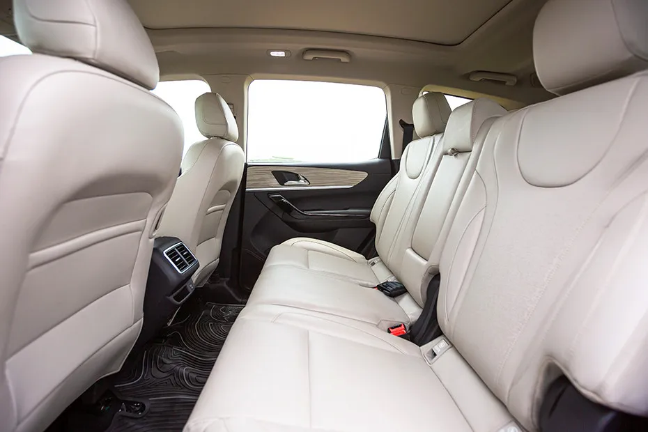 Mahindra XUV700 Rear Seats