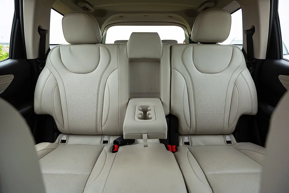 Mahindra XUV700 Rear Seats