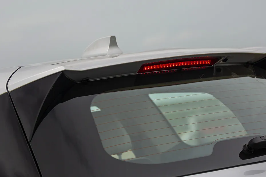 Mahindra XUV700 Rear Spoiler