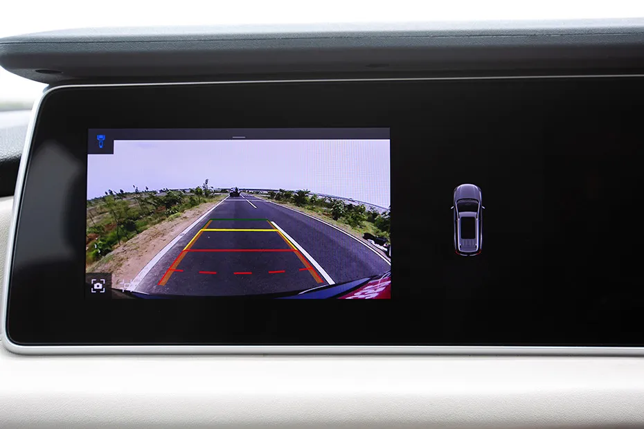 Mahindra XUV700 Reverse Camera View