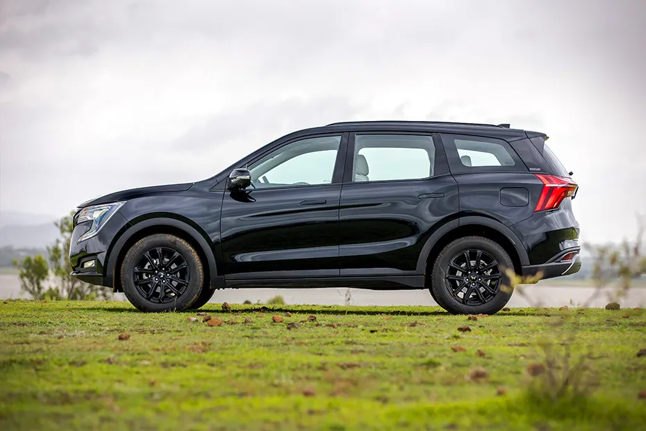 XUV700 image