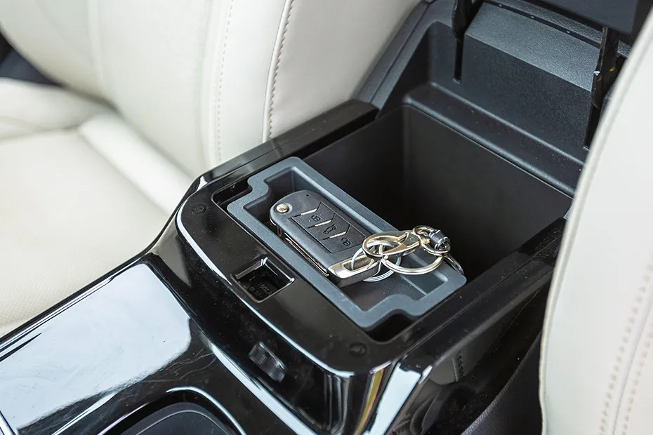 Mahindra XUV700 Slot For Key