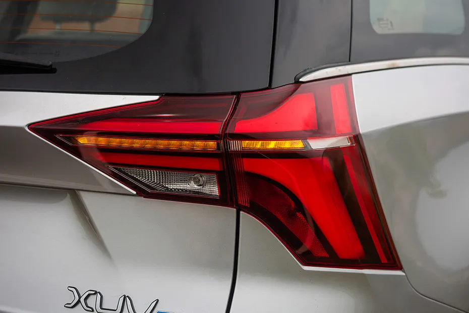 Mahindra XUV700 Turn Indicator (Rear)