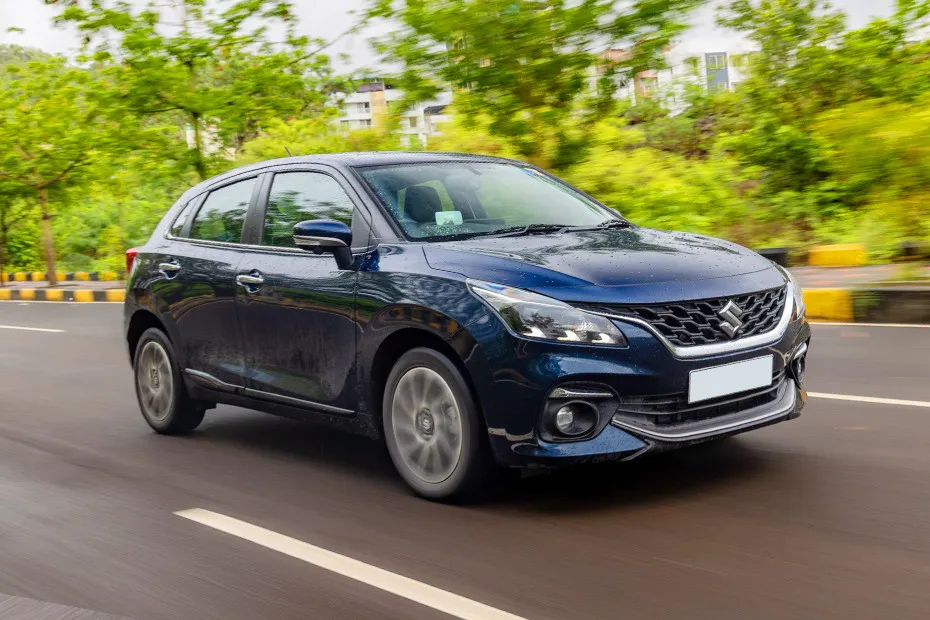 Maruti Baleno Driving: Front Right Quarter View