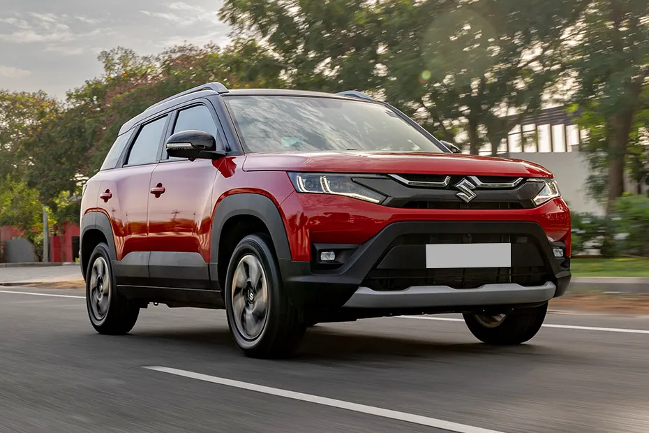 Maruti Brezza Driving: Front Right Quarter View