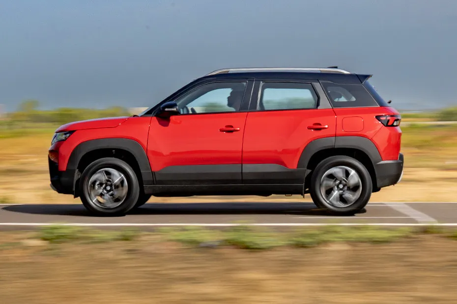Maruti Brezza Driving: Side Profile (Left) View