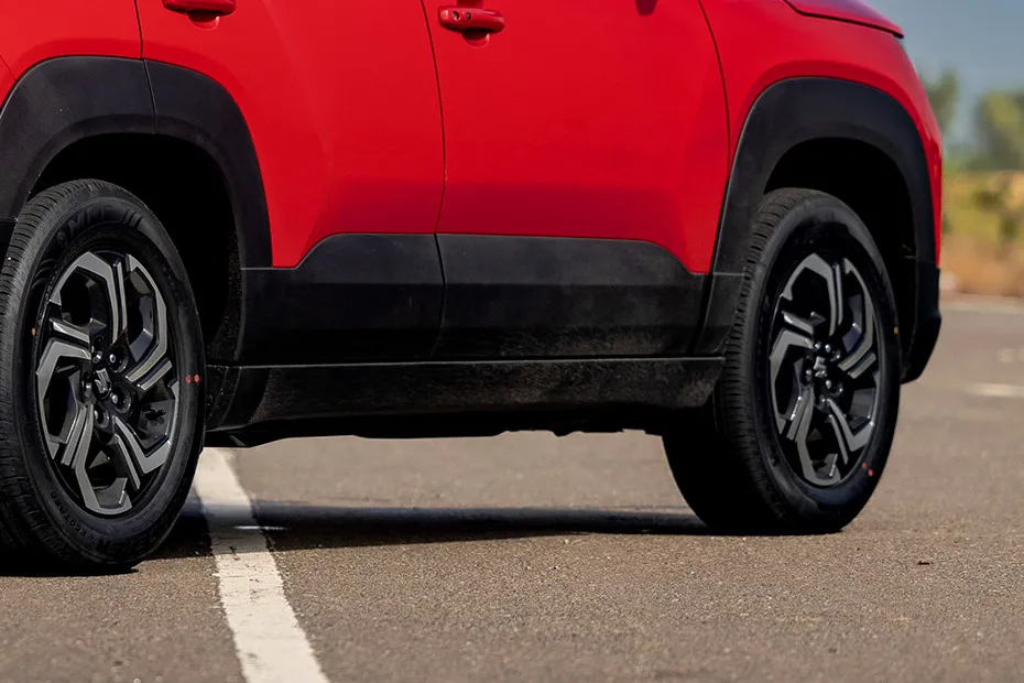 Maruti Brezza Side Skirt