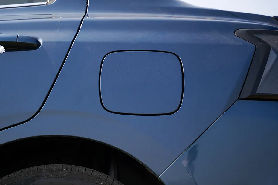 Maruti Dzire Fuel Lid (Closed)