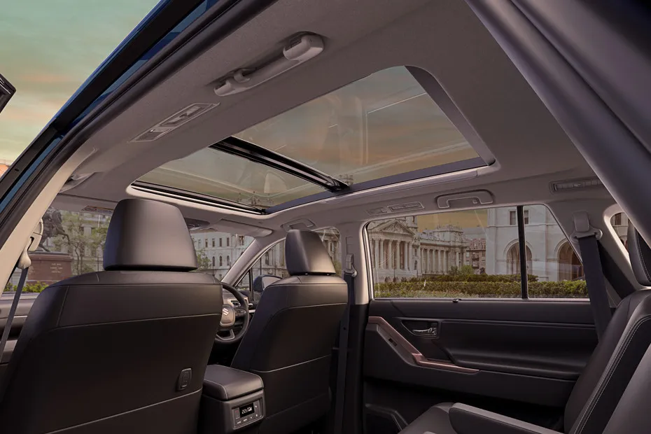 Maruti Invicto Interior Image