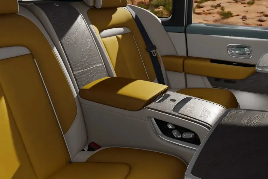 Rolls-Royce Cullinan Rear Arm Rest Close View