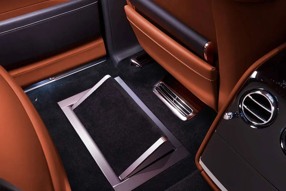 Rolls-Royce Phantom Floor Mats and Chrome Accents