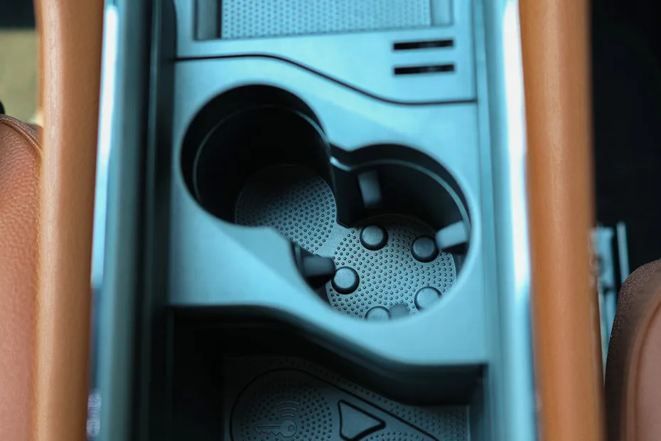 Skoda Kodiaq 2025 Cup Holders (Front)