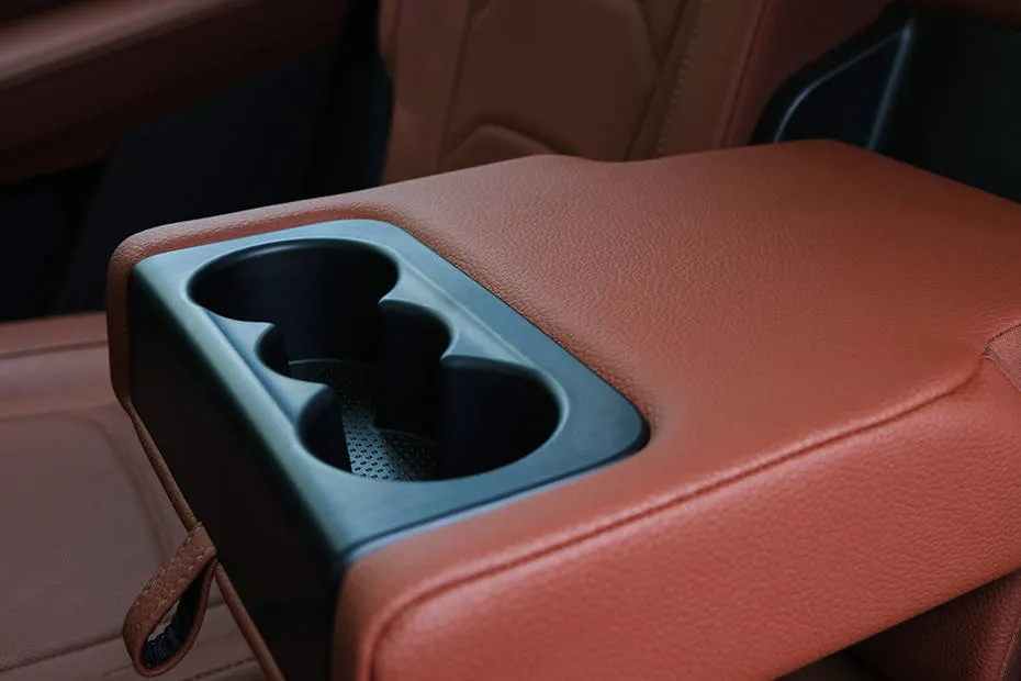 Skoda Kodiaq Armrest with built in cup holders