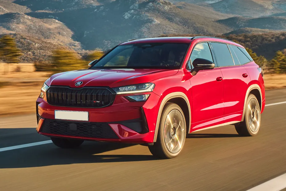 Skoda Kodiaq RS Driving: Front Left Quarter View