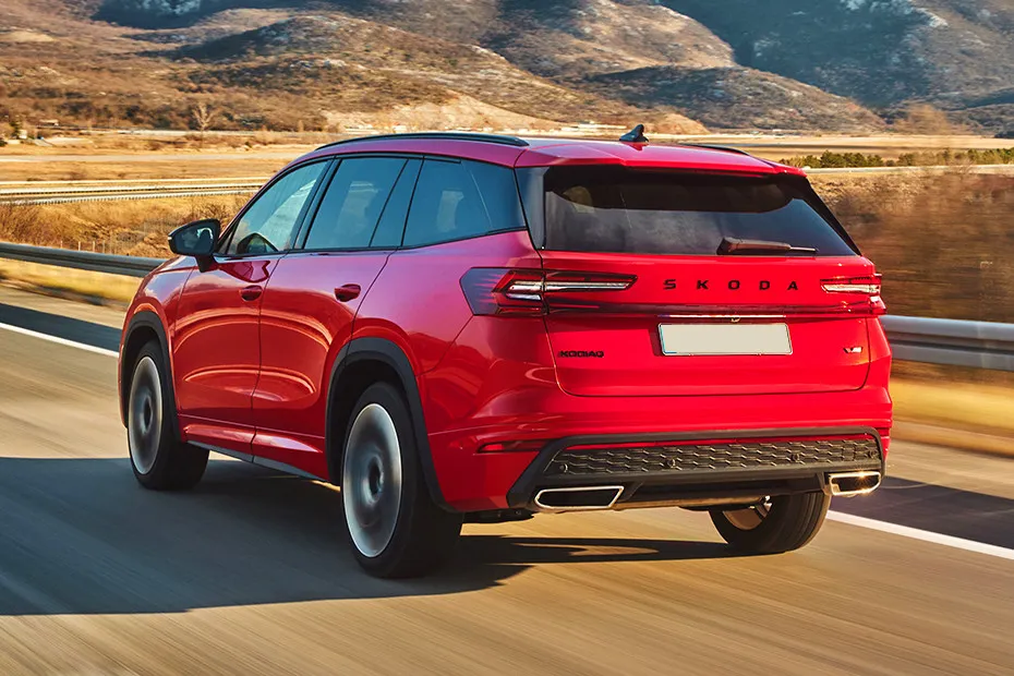 Skoda Kodiaq RS Driving: Rear Left Three Quarter View