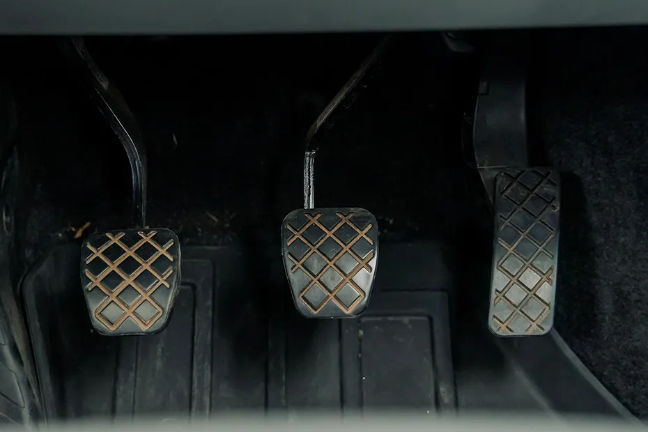 Skoda Kylaq Pedals