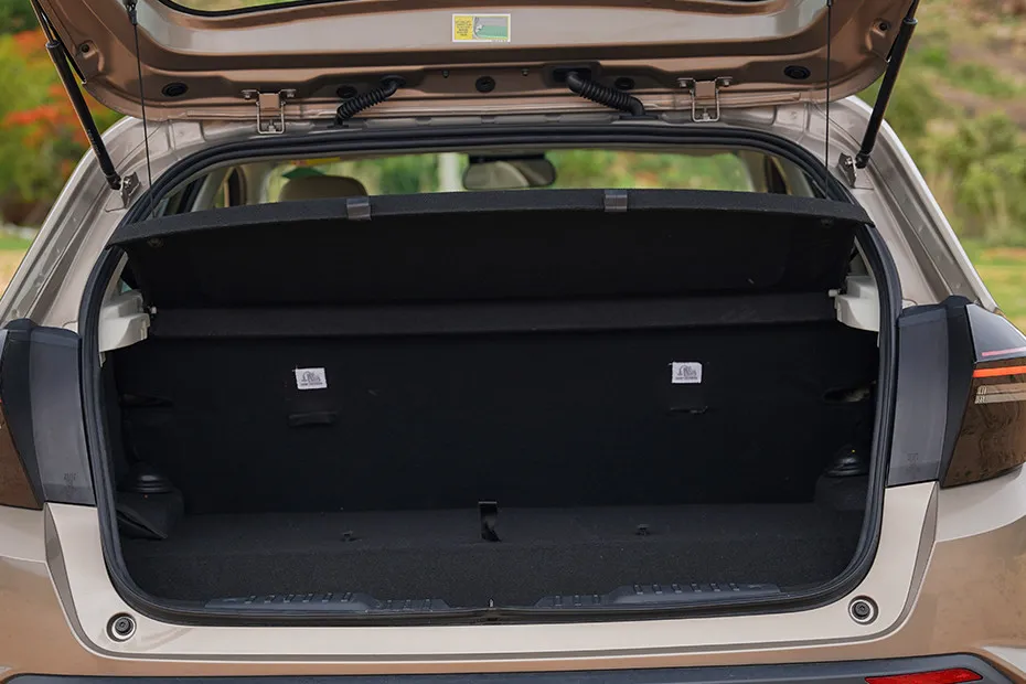 Tata Altroz Boot (Open)