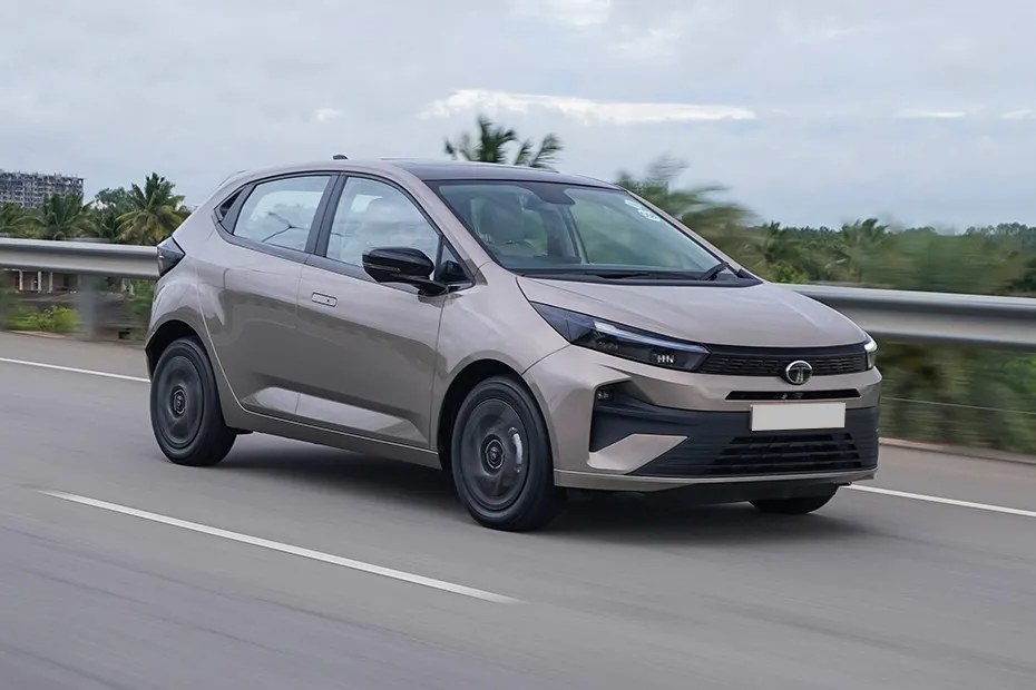 Tata Altroz Driving: Front Right Quarter View