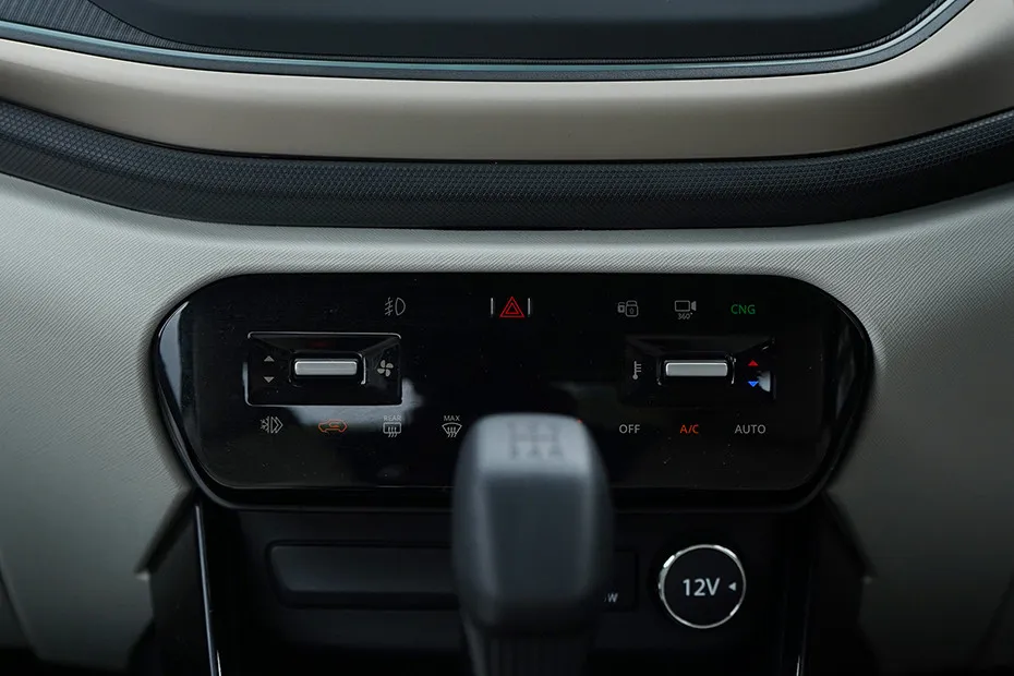 Tata Altroz Switches In Centre Console