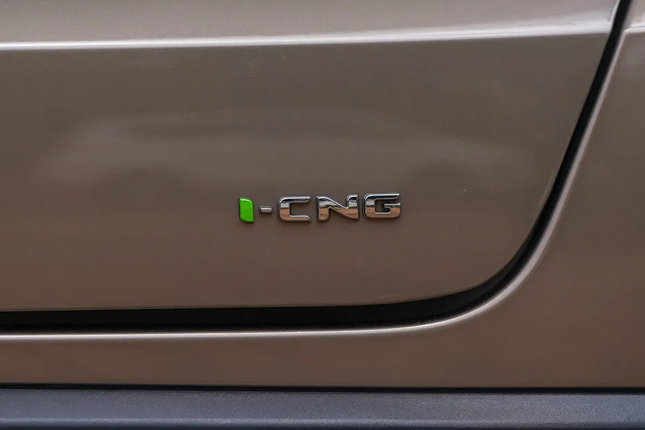 Tata Altroz Variant Badge