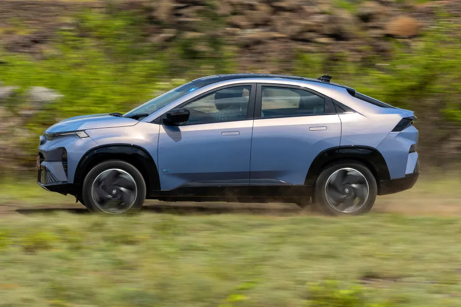 Tata Curvv EV Driving: Side Profile (Left) View