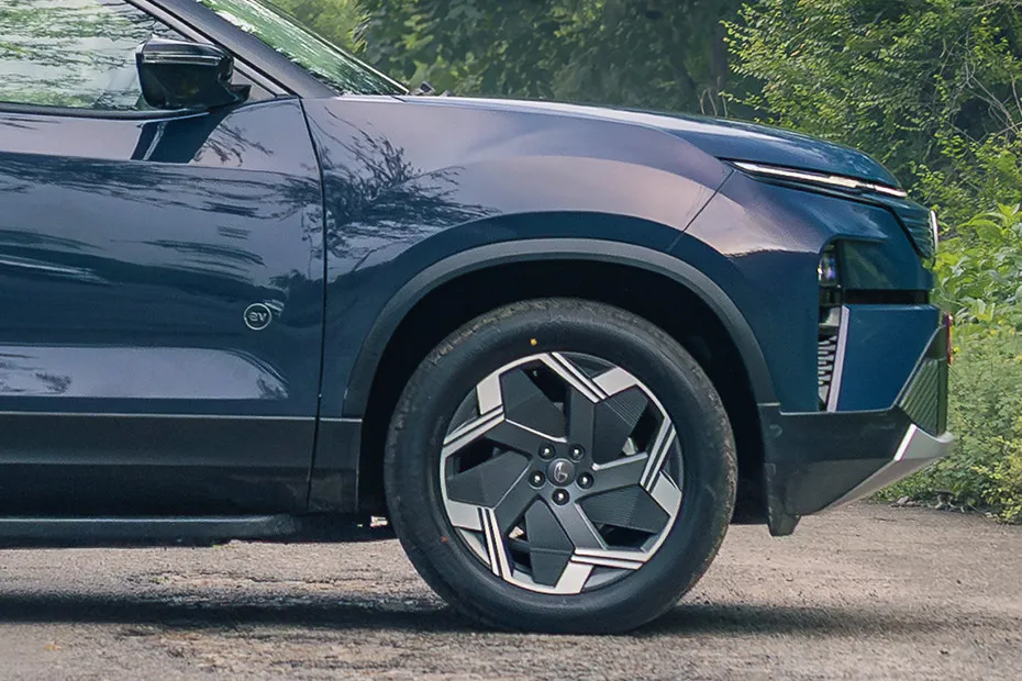 Tata Harrier EV Front Fender