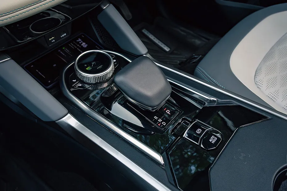 Tata Harrier EV Gear Selector / Shifter