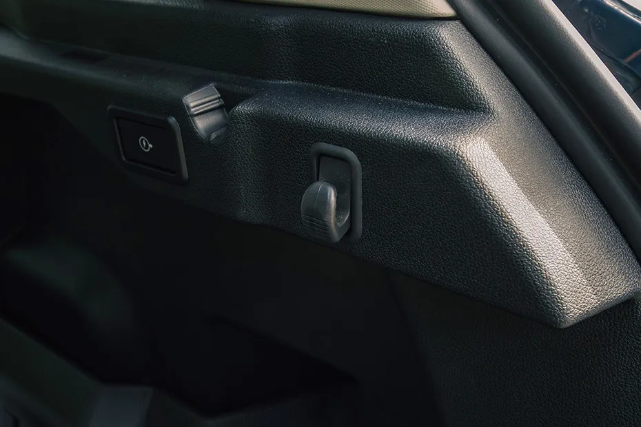 Tata Harrier EV Luggage Hook