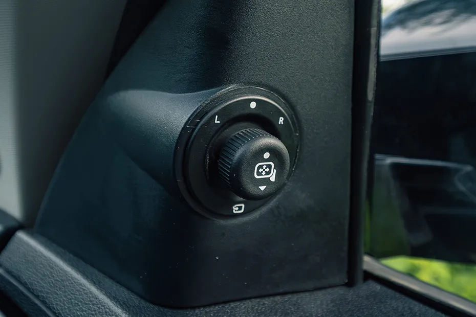 Tata Harrier EV Mirror Adjustment Controls