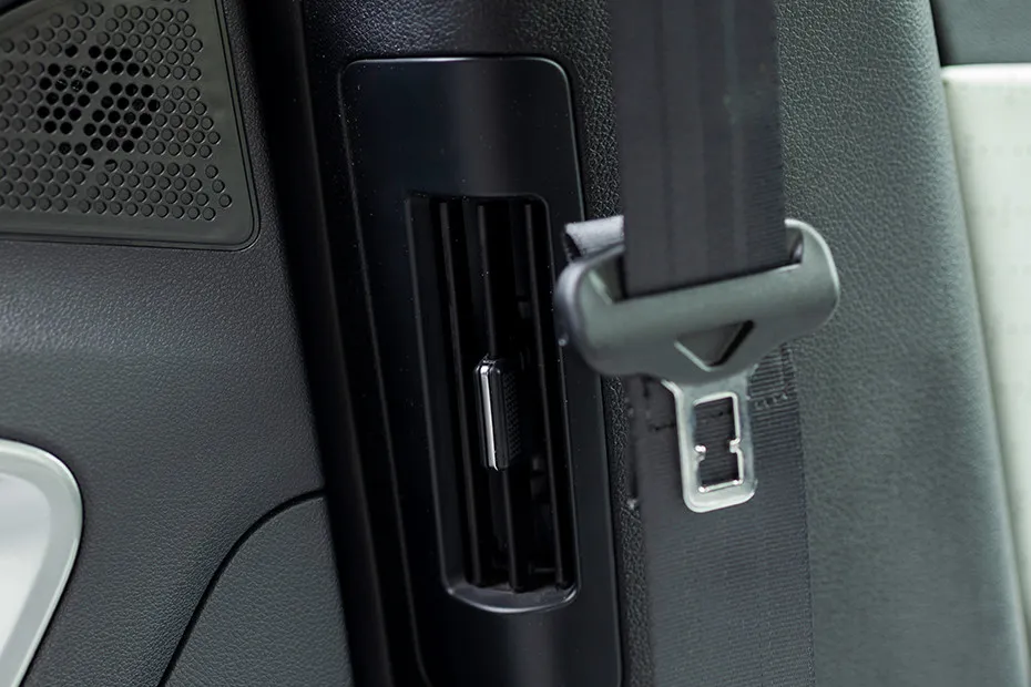 Tata Harrier EV Rear AC Vents (B-pillar)