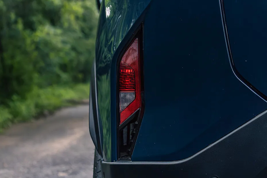 Tata Harrier EV Rear Reflector