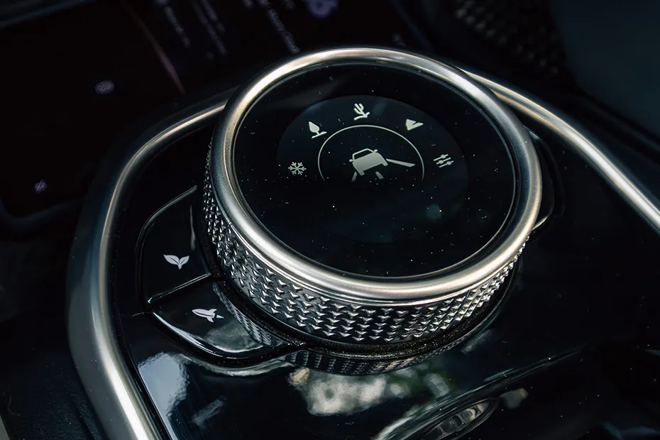 Tata Harrier EV Traction Mode Selector