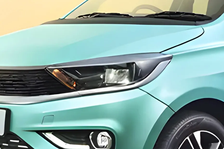 Tata Tiago Headlight