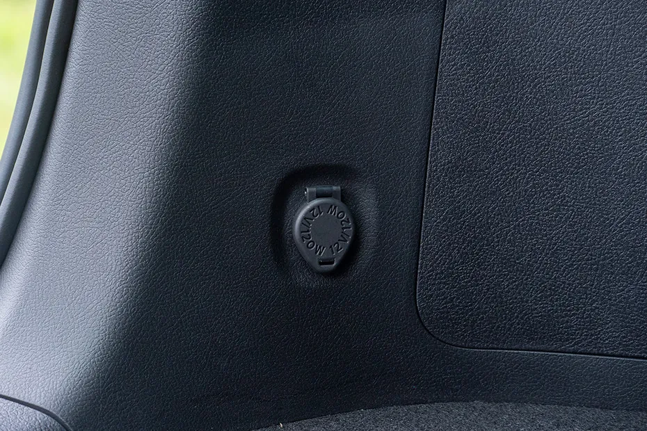 Toyota Fortuner 12V Socket (Third Row)