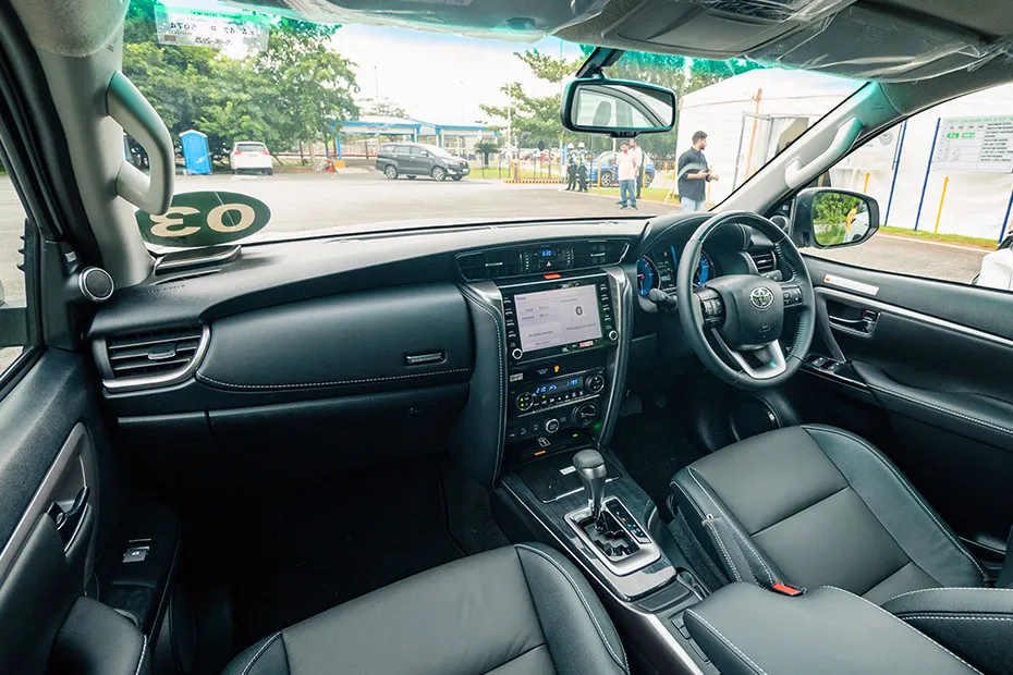 Toyota Fortuner Dashboard: Passenger's View