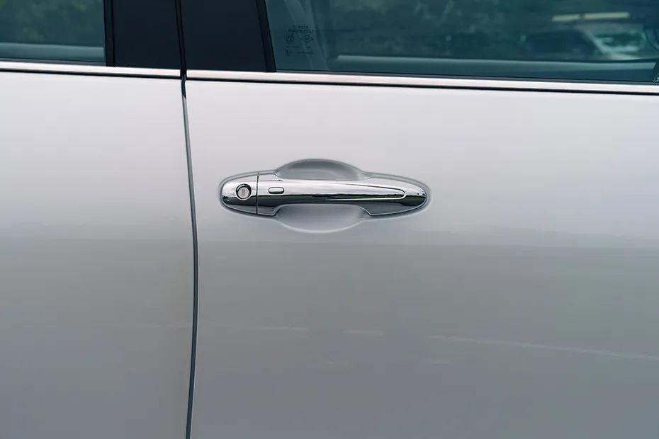 Toyota Fortuner Door Handle