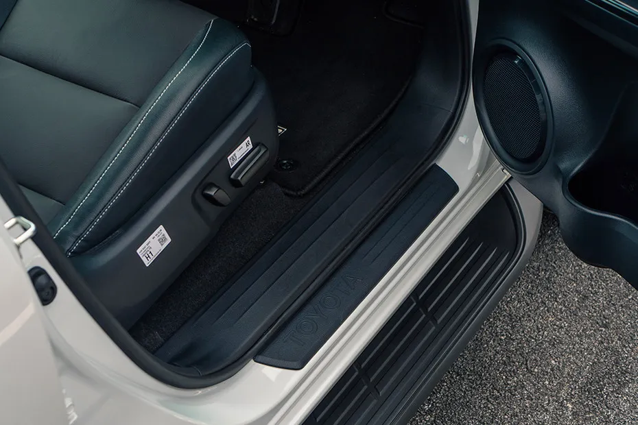 Toyota Fortuner Door Scuff Plate